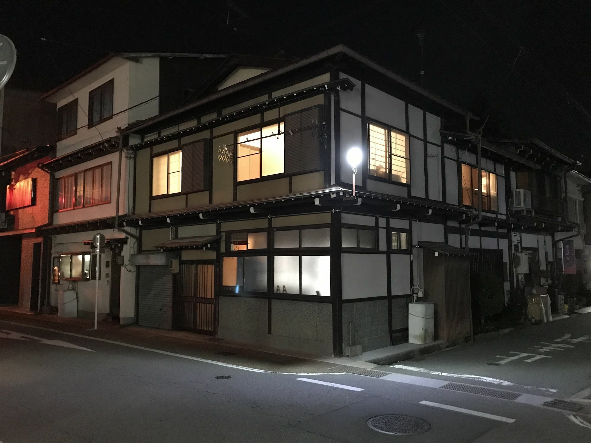 Guesthouse Daruma Takayama  Exterior photo